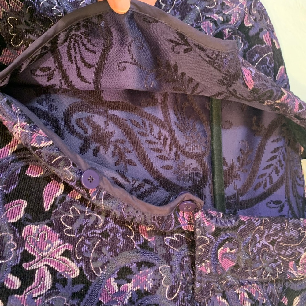 XL Coldwater Creek Blazer,Purple and Black Floral. SilverThreading,Slenderizing! - Picture 13 of 15